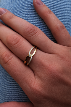 Žluté zlato prsten se zirkony